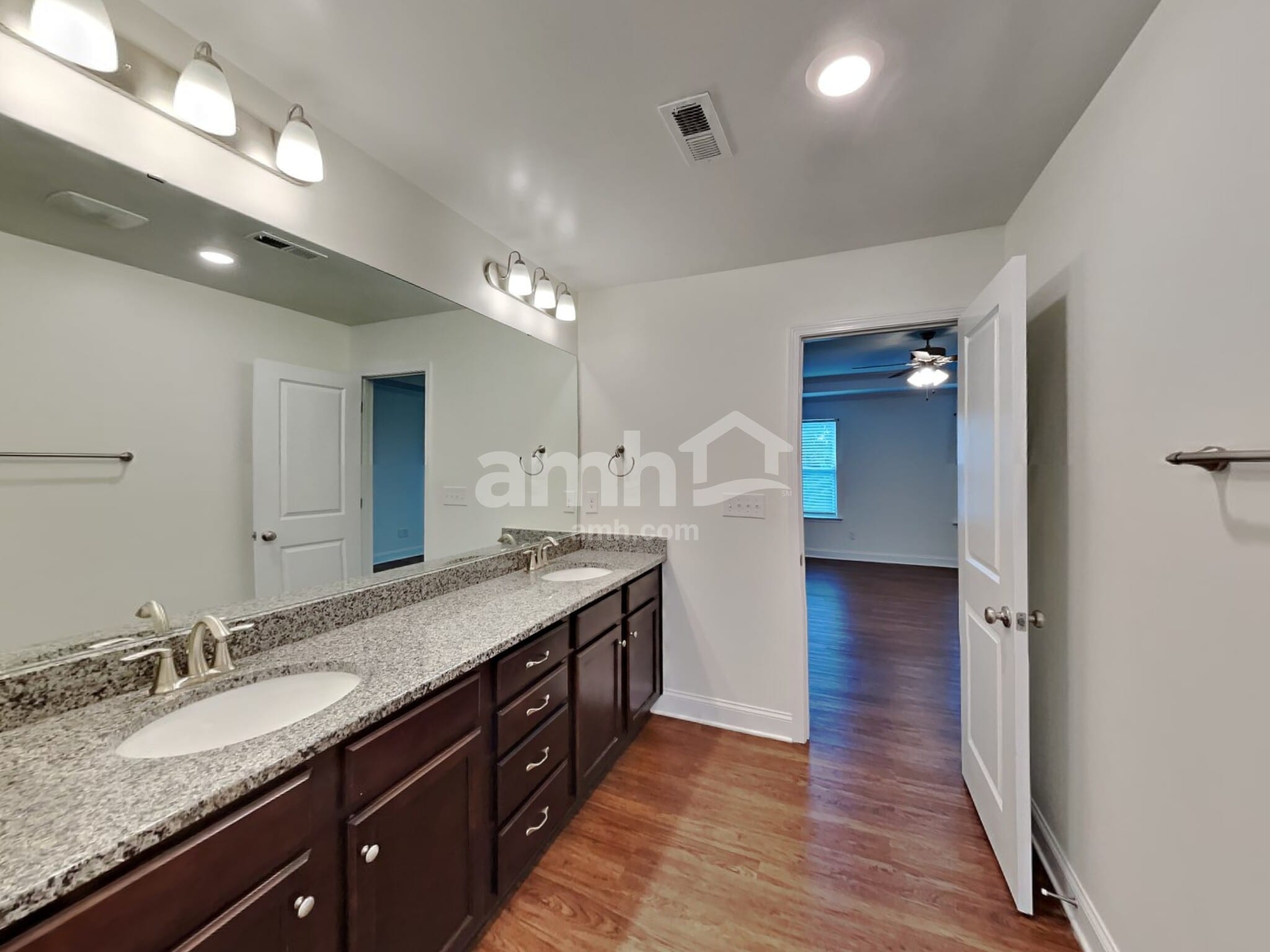 Building Photo - 136 Hamilton Park Dr