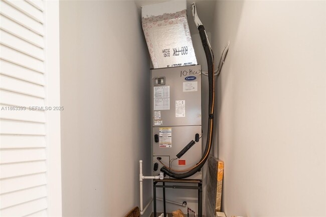 Building Photo - 4230 Rosa Dr