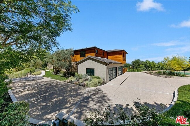 Building Photo - 5757 Hoback Glen Rd