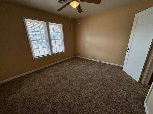 Building Photo - 2330 W Randolph Ave