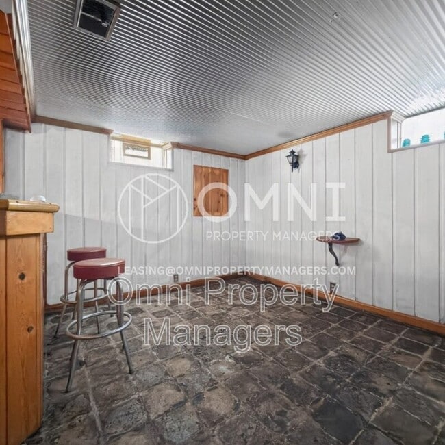 Building Photo - 11529 Roxbury St