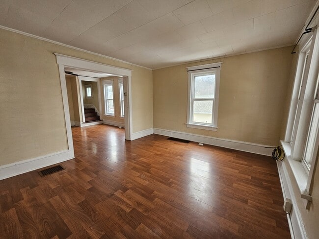 Building Photo - 355 Reynolds Ave