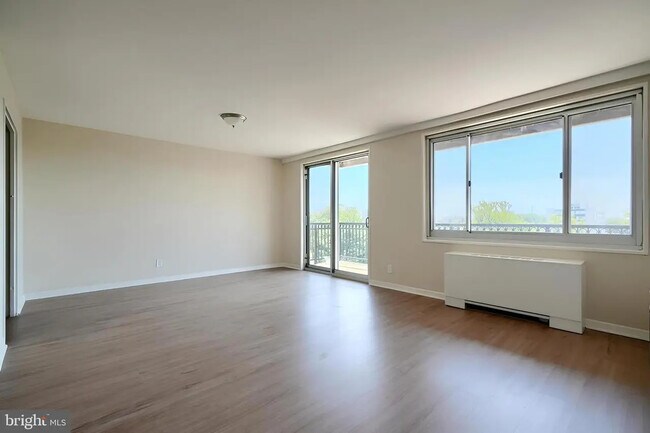 Building Photo - 1900 Lyttonsville Rd