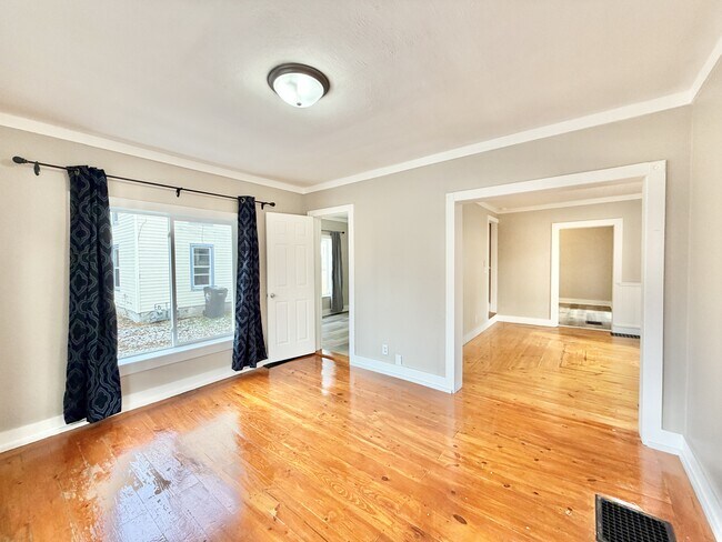 Building Photo - 955 10th St