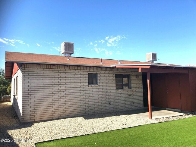 Building Photo - 2344 Saturn Cir