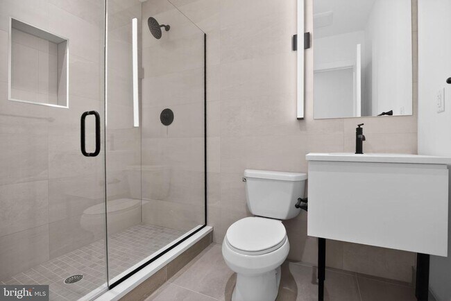 Building Photo - 635 N 7th St