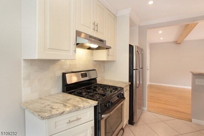 Building Photo - 380 Claremont Ave