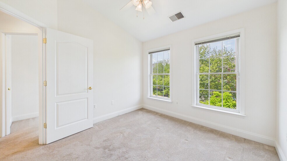 Building Photo - 25807 Turlough Ter