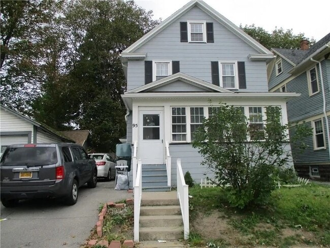 Building Photo - 95 Lark St