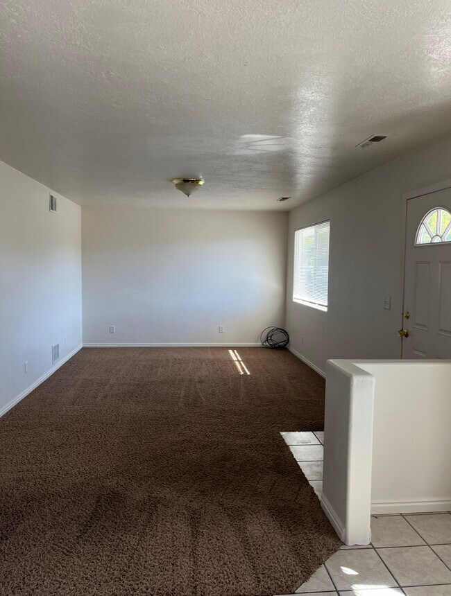 Building Photo - 273 E 170 N