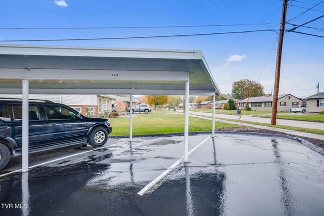 Building Photo - 1024 Konnarock Rd