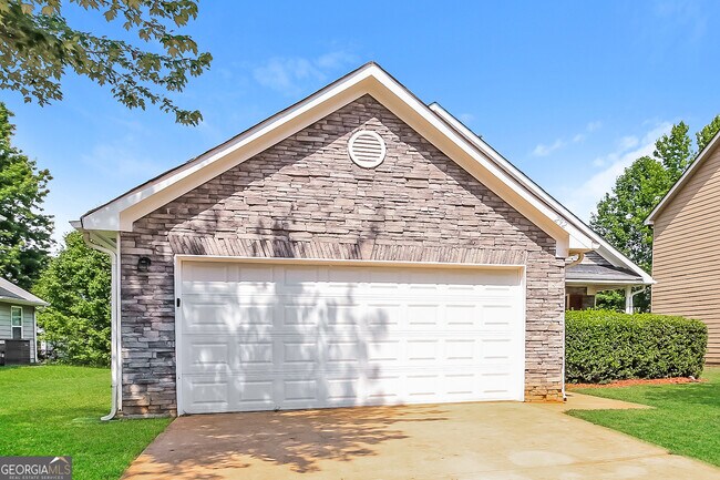 Building Photo - 292 Klinetop Dr