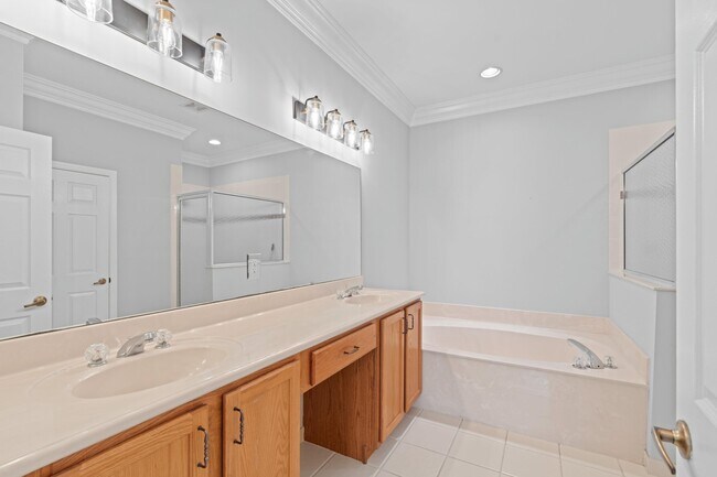Building Photo - 2104 Wingate Bend