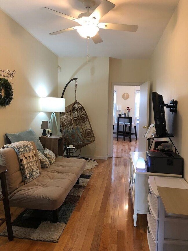 Building Photo - 411 Adams St