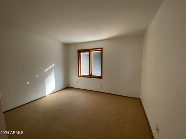 Building Photo - 821 E Redondo Dr