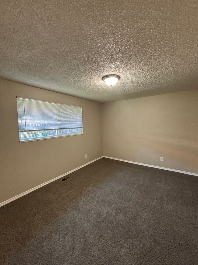 Building Photo - DOG12831, 12835, 12839