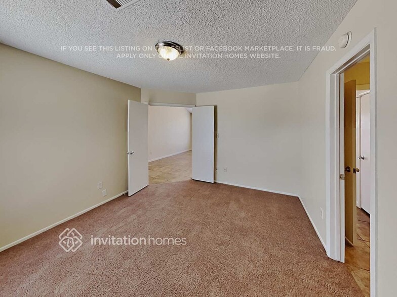 Building Photo - 2500 N Cholla St