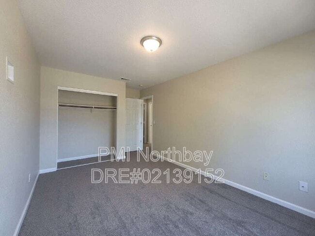 Building Photo - 239 Brookside Dr