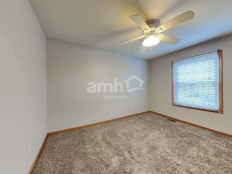 Building Photo - 1304 Lasser Dr