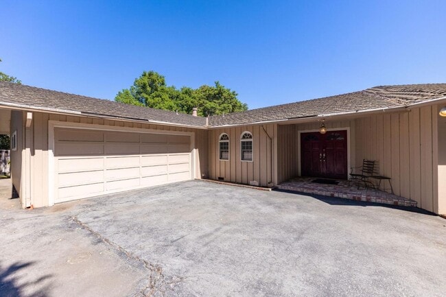 Building Photo - 25 Warmwood Way