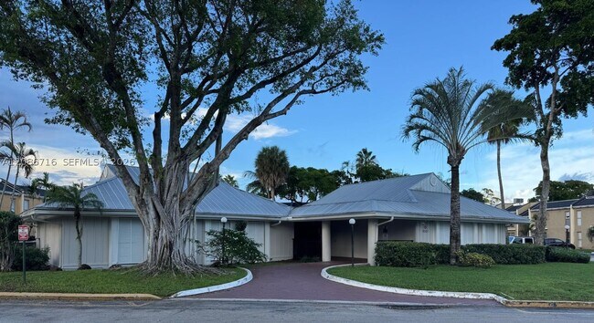 Building Photo - 4527 Treehouse Ln