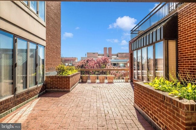 Building Photo - 1080 Wisconsin Ave NW