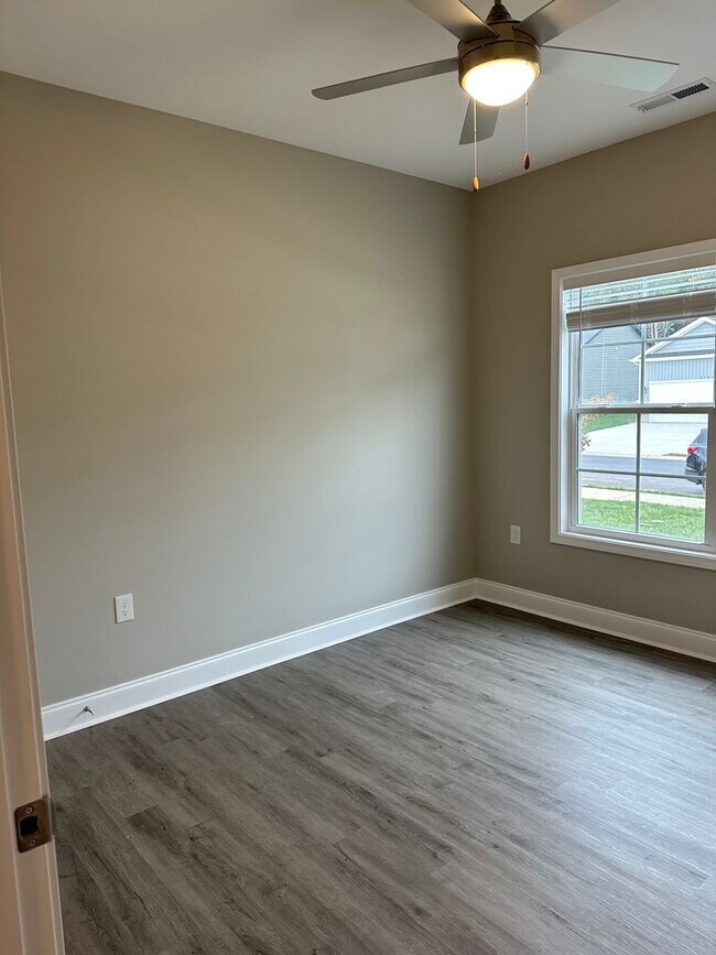 Building Photo - 2766 Cedrus Ave