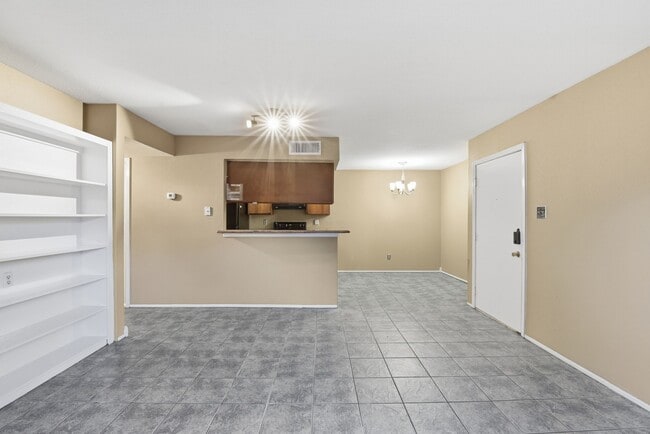 Building Photo - 12905 Woodforest Blvd