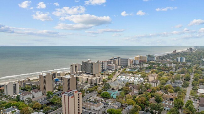 Building Photo - All Inclusive Seasonal Rental Available October 1st, 2025-March 31st 2026!