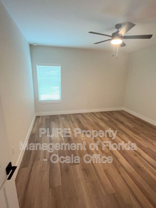 Building Photo - 2635 NE 37th Place Rd