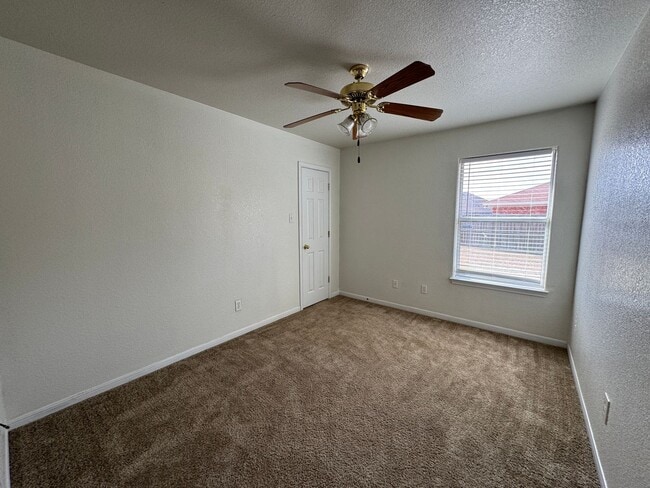 Building Photo - 1906 Charleston Ct