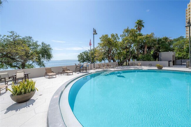 Building Photo - 4141 Bayshore Blvd