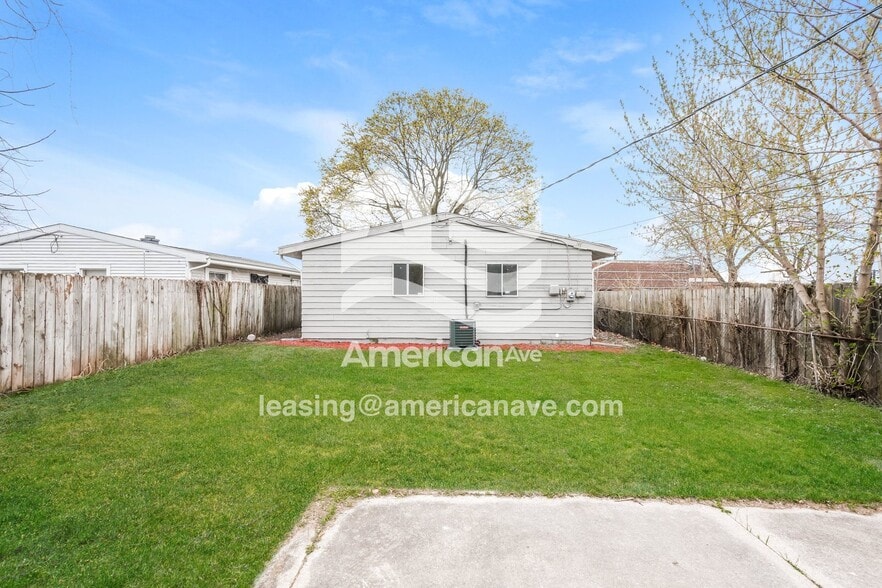 Building Photo - 1506 N Meade St
