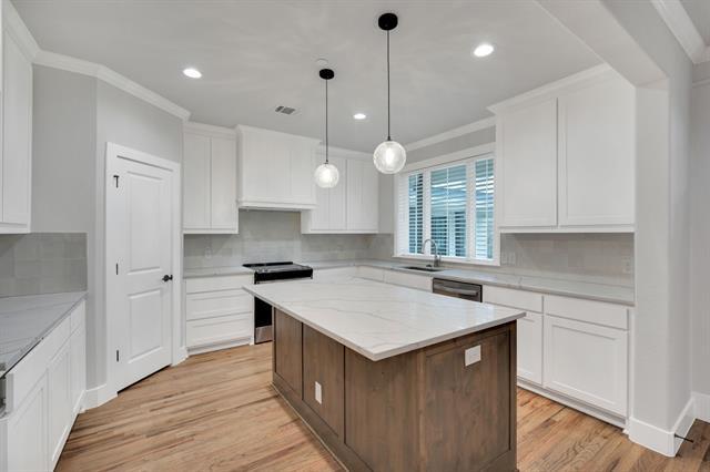 Building Photo - 510 Woodside Trl