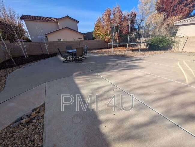 Building Photo - 7105 Casa Elena Dr NE