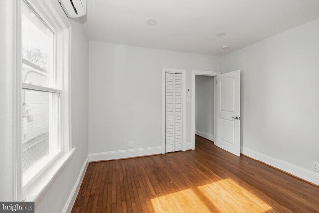 Building Photo - 3406 Stockton St
