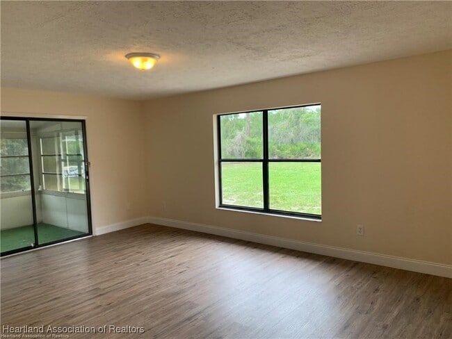 Building Photo - 3017 Beech Ave