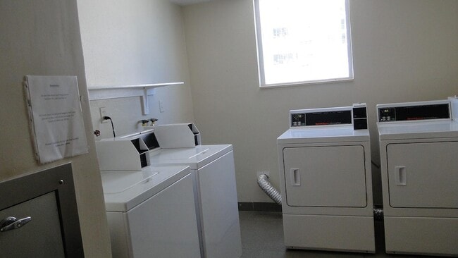 Building Photo - 4250 Galt Ocean Dr