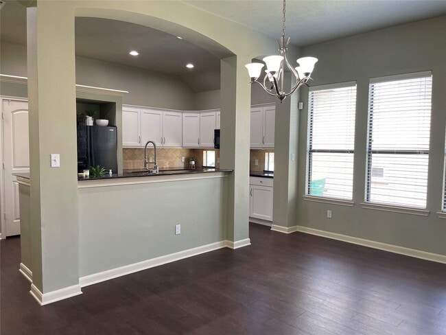 Building Photo - 951 Oak Terrace Dr