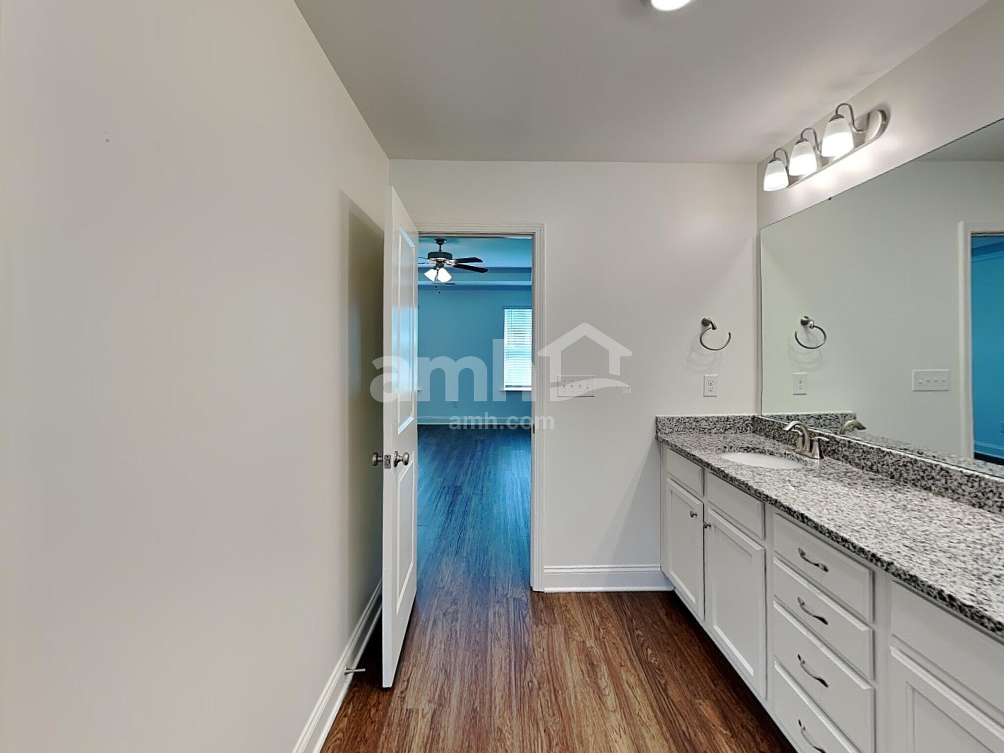 Building Photo - 14122 Singing Creek Ln