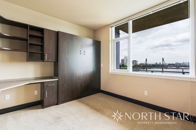Building Photo - Stunning Views at The Strand