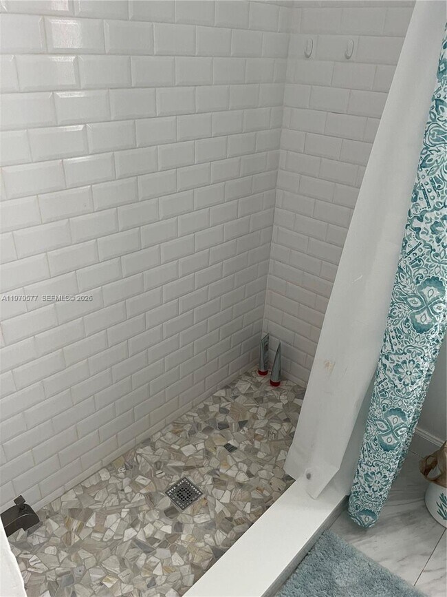 Building Photo - 6910 Rue Notre Dame