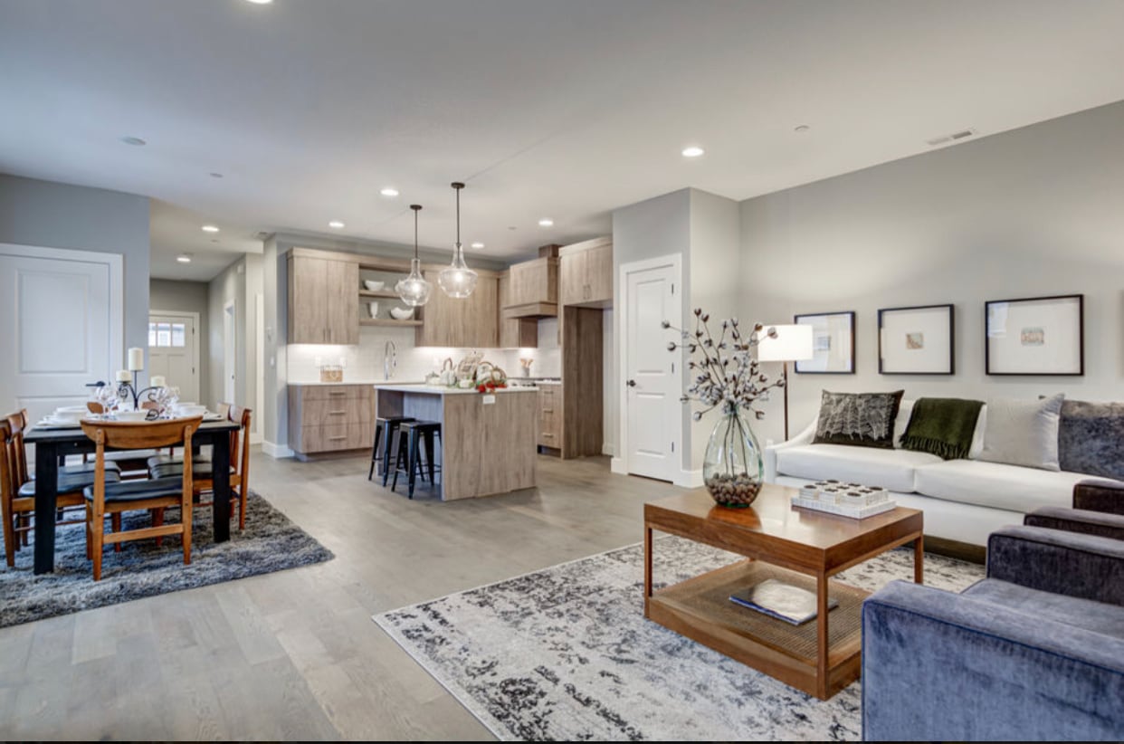 Building Photo - 6049 NE Flanders St