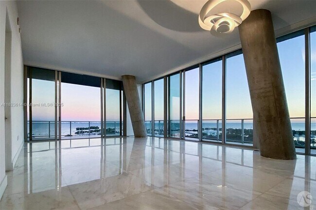 Building Photo - 2675 S Bayshore Dr
