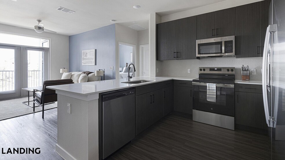 Building Photo - 14015 Univ Pass