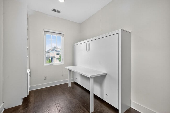 Building Photo - Beautiful 4 Bedroom in The Nations