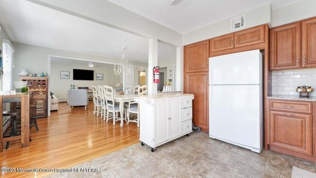 Building Photo - 308 Cove Dr