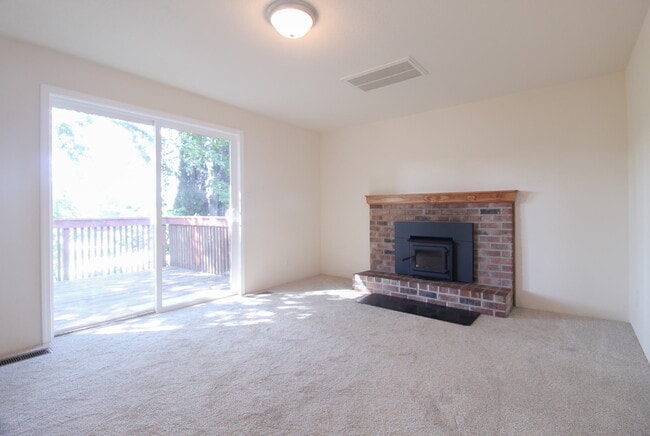 Building Photo - 2670 Fijian Way