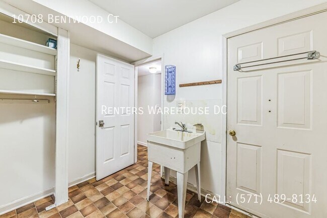 Building Photo - 10708 Bentwood Ct