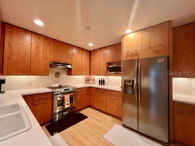 Building Photo - 3220 S Shore Dr